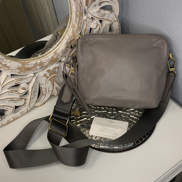 ✨ Fossil Leather Crossbody - Picture 1 of 9
